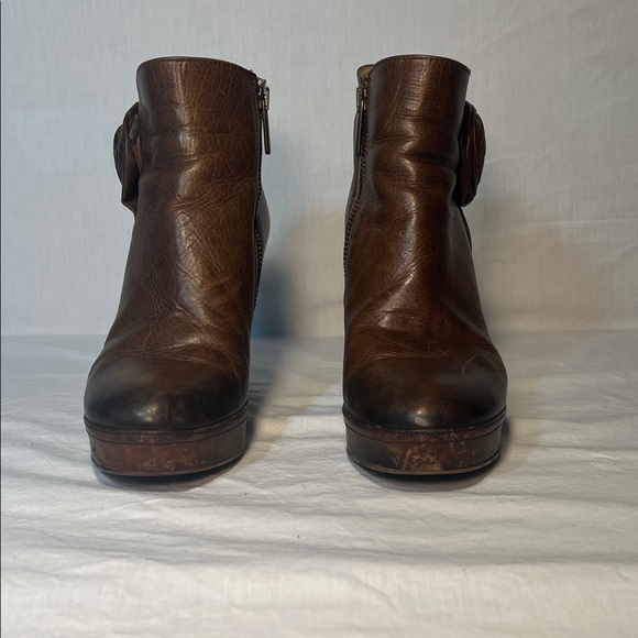 SCIAPO Brown Leather Ankle Boots w/ rose embellishment size 37 made in Italy - Picture 5 of 13